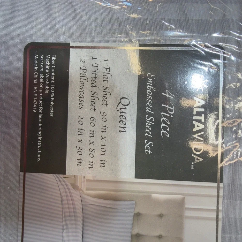 ALTAVIDA Queen 4‎ Piece Embossed Sheet Set Ultra Soft Luxurious Striped